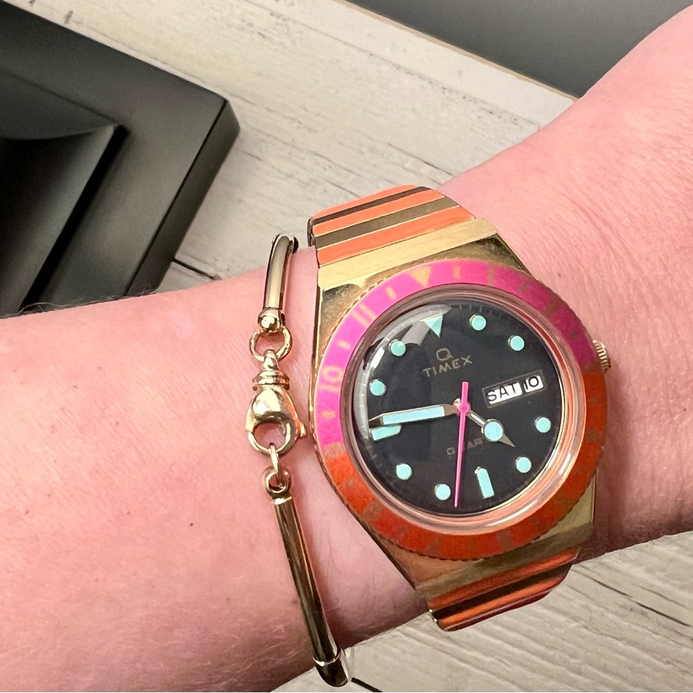 Q Timex Malibu 36mm stainless steel expansion band watch